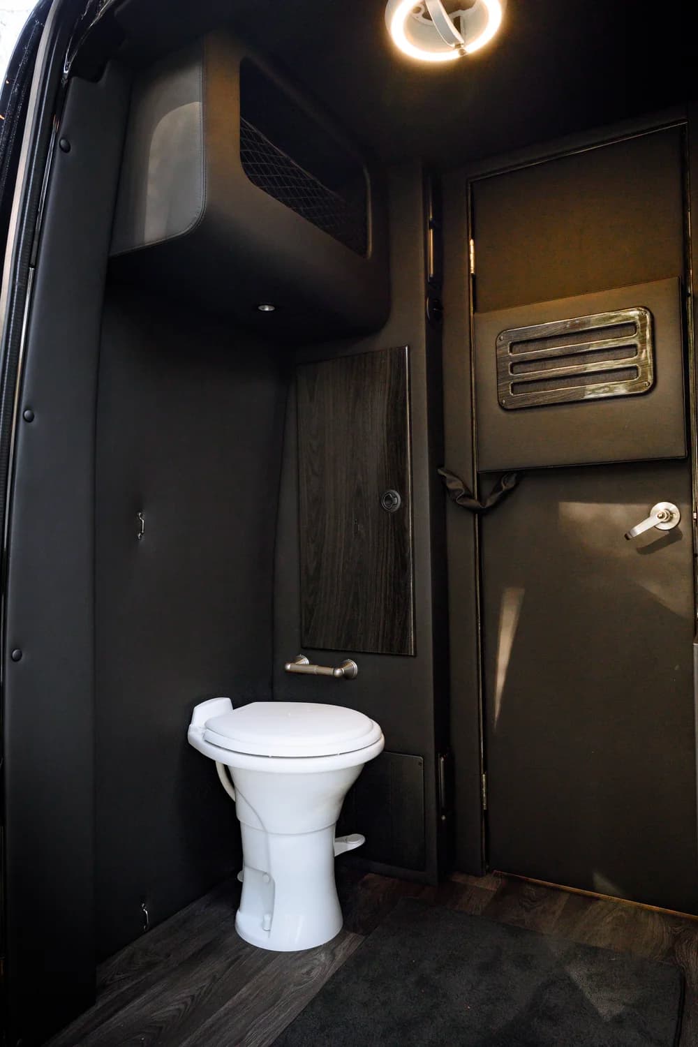 MIOR Sprinter interior detail 25