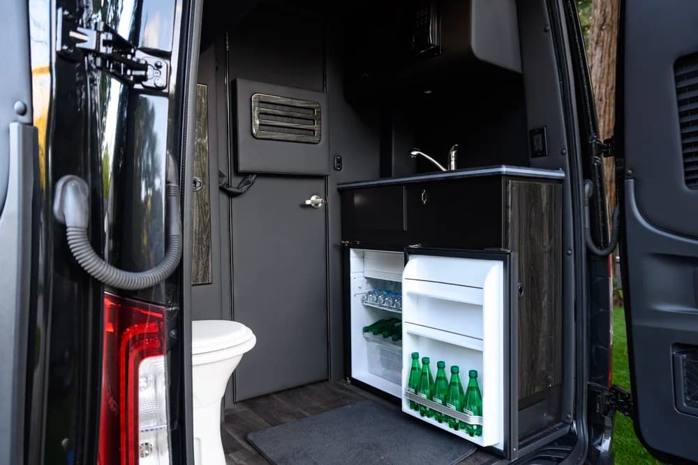 MIOR Sprinter interior detail 62