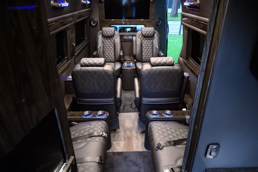 MIOR Sprinter interior detail 83