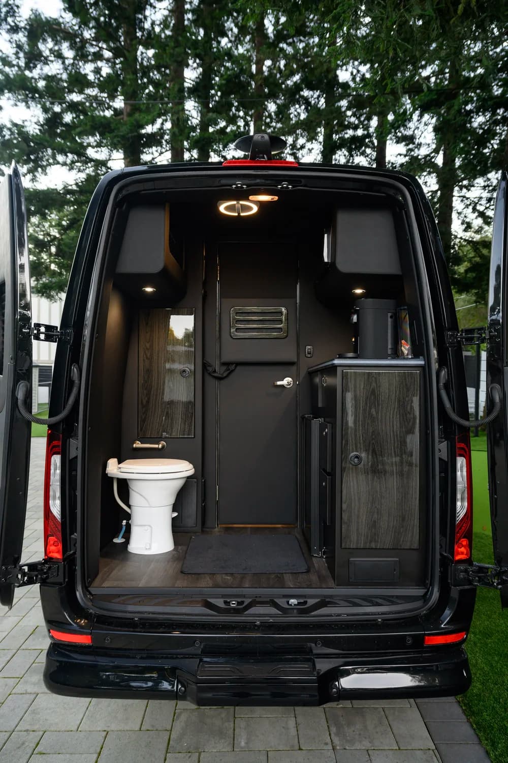 MIOR Sprinter interior detail 87
